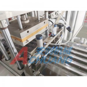 China New Product China High Speed Automatic Small Candy/Cereal Bar/Protein Bar/Syringe Toothbrushes Toy Sealing Packaging Machinery